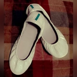 Diamond White Croc Tieks